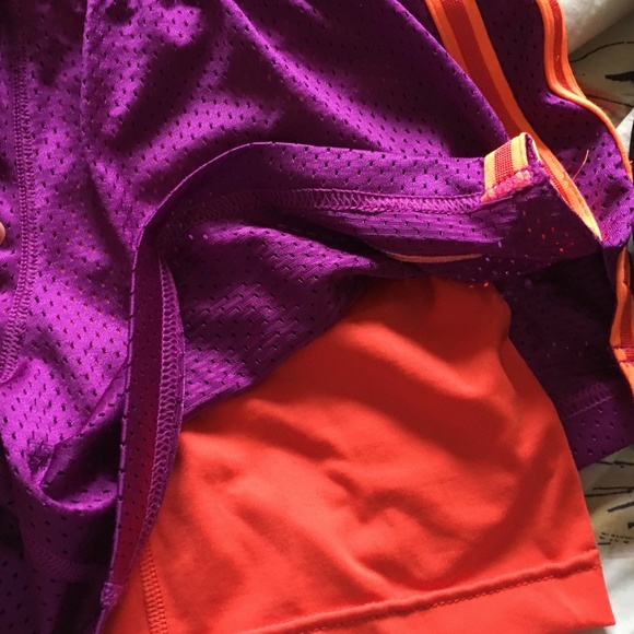 Nike Dri-Fit Shorts with Spandex - Picture 6 of 6